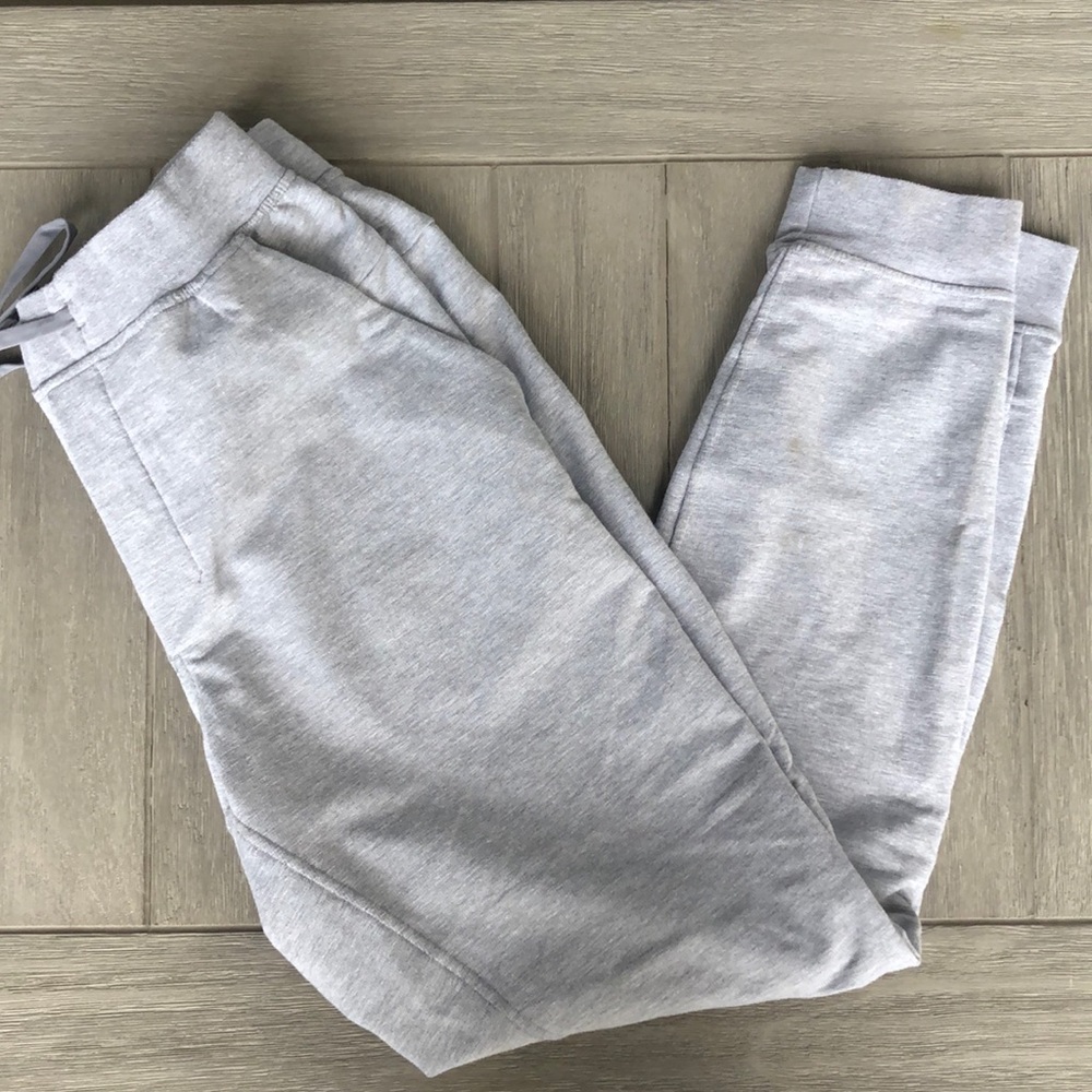 Lululemon gray jogger pants size M